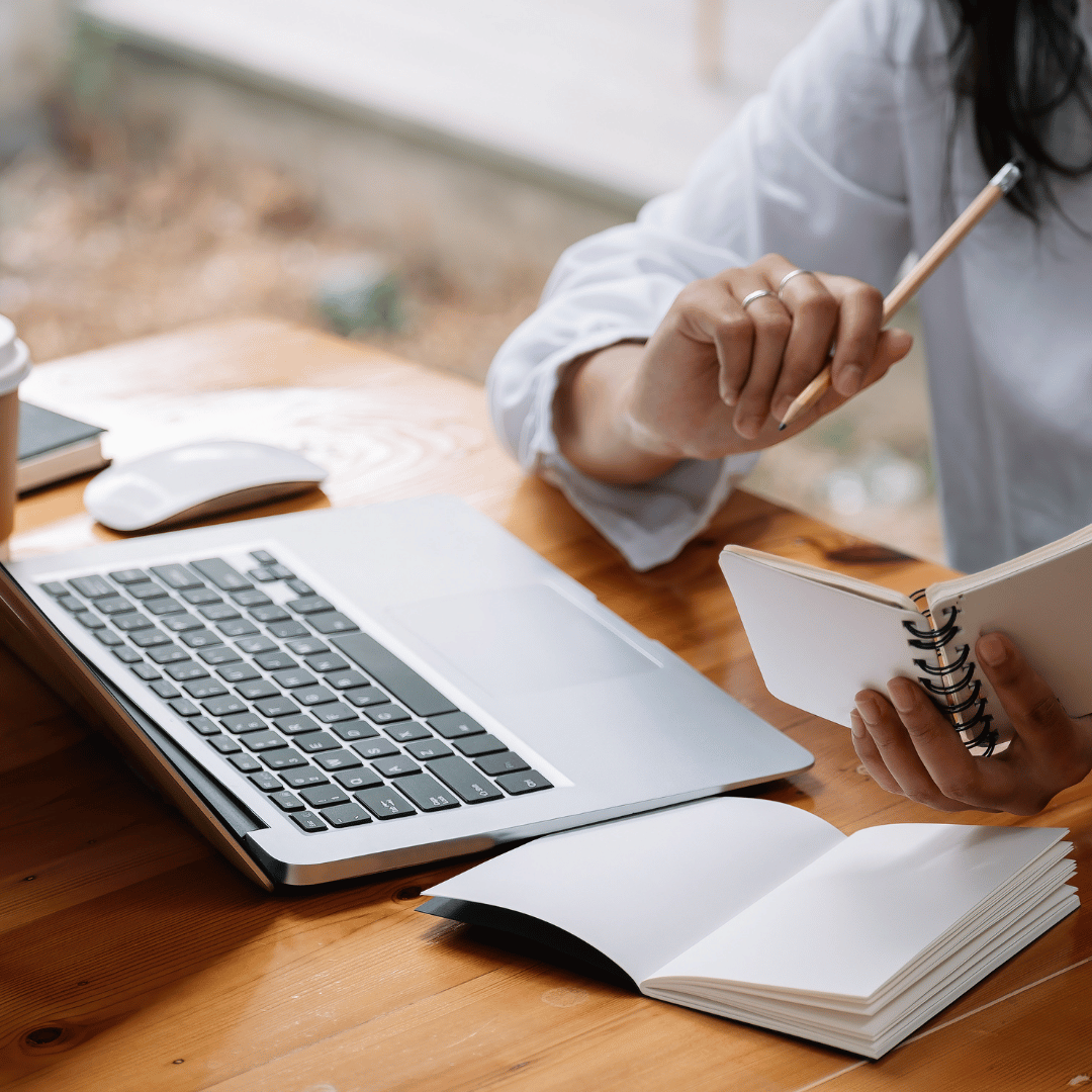 Free Resume Builder? Resume Writer's Secret Weapon!
